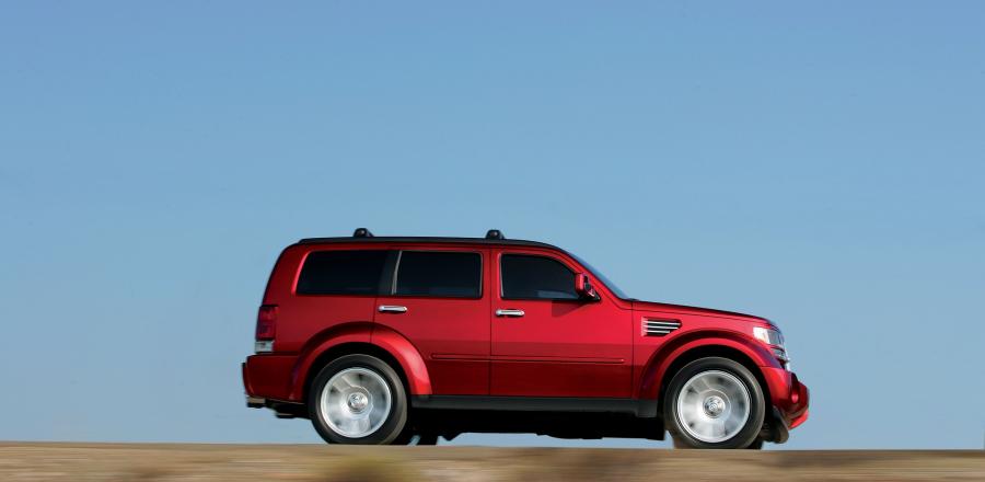  Dodge Nitro Concept (KA) 2005 года  (фото 2 из 24)